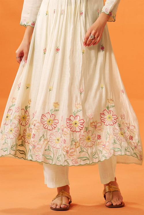 Bahaar Embroidered Kurta Set