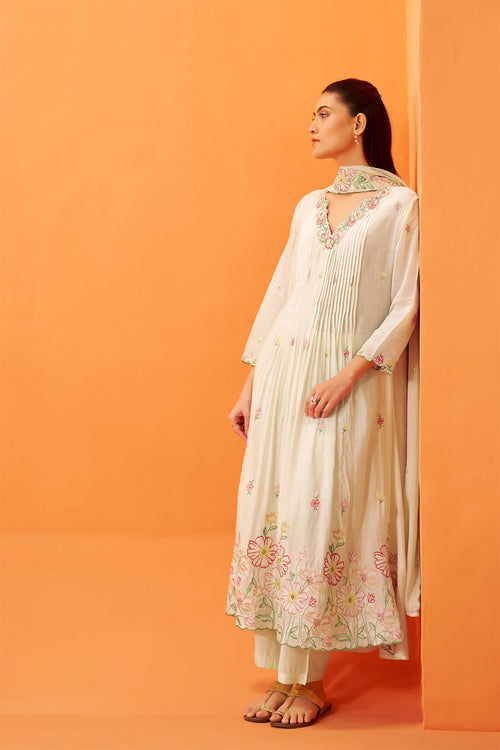 Bahaar Embroidered Kurta Set