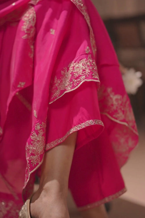 Zahra Embroidered Kurta Set