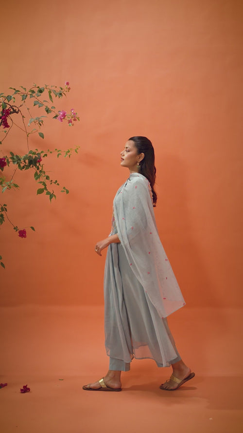 Noor Embroidered Kurta Set