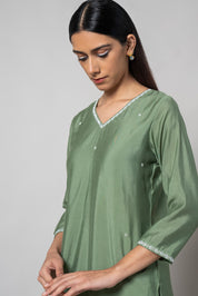 Spanish Green Hand Embroidered-Silk Kurta Set - House of Ayuda